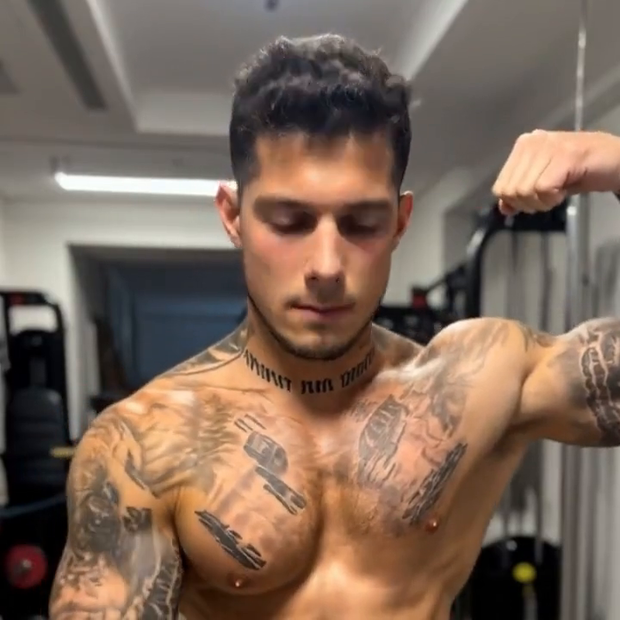 Flexing hard after g